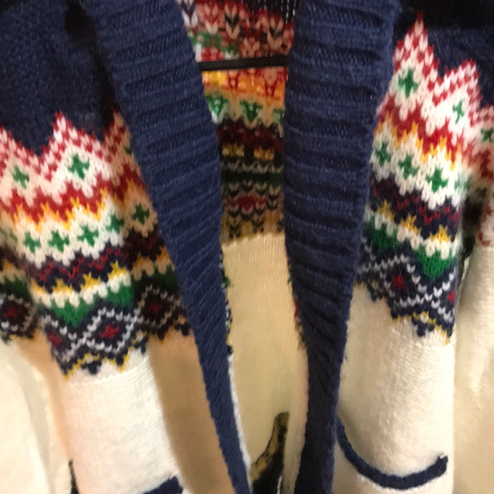American eagle sweater. - Picture 7 of 7